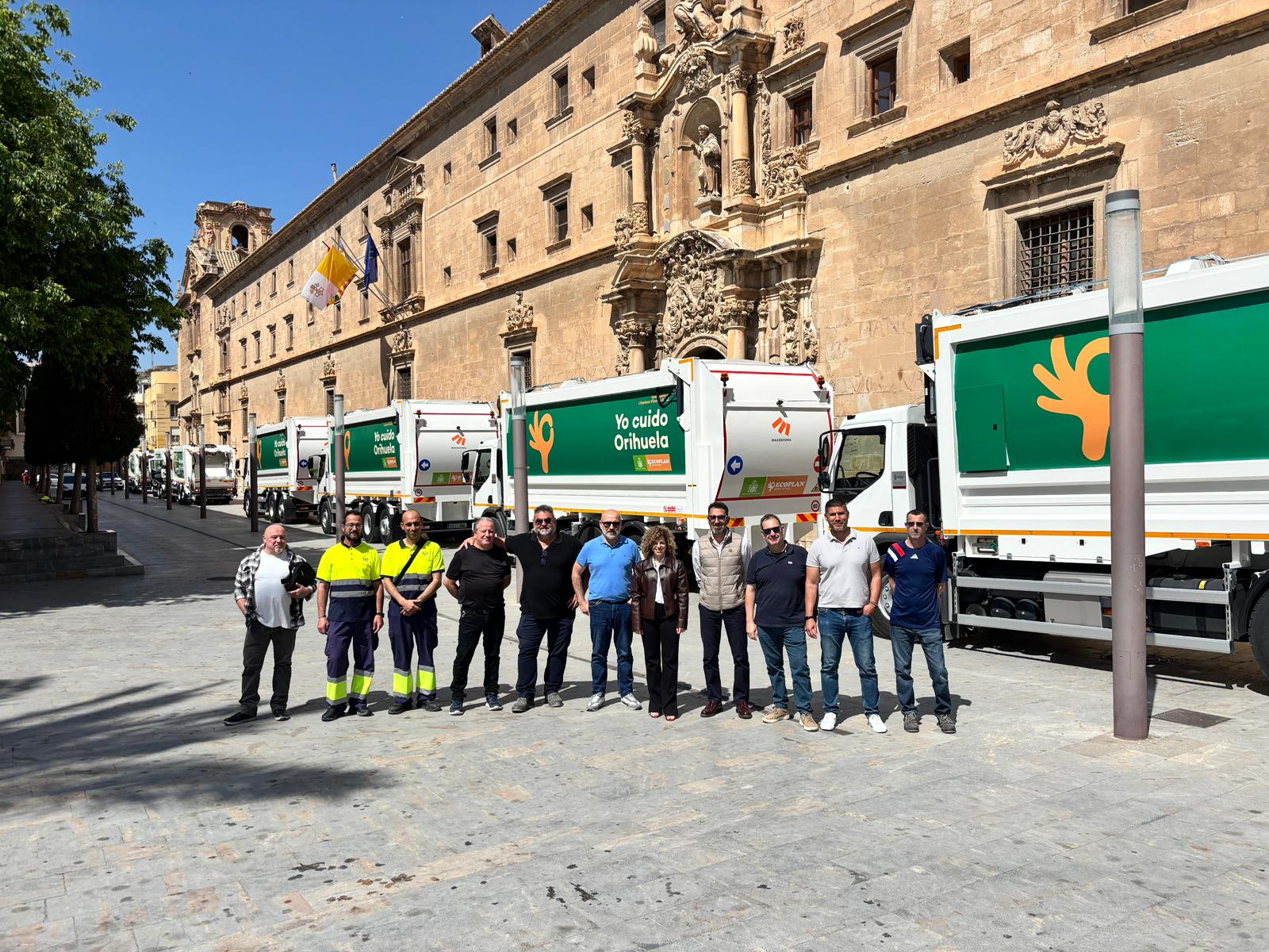 Orihuela refuerza la recogida de residuos con siete nuevos camiones y una inversión de 1,85 millones de euros Orihuela refuerza la recogida de residuos con siete nuevos camiones y una inversión de 1,85 millones de euros