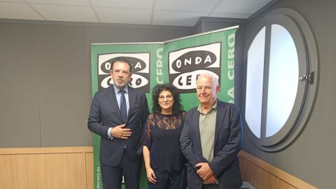 Alejandro S&aacute;enz de San Pedro, Chelo Bustos y Chema Sans. 