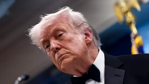 El presidente de Estados Unidos, Donald Trump, durante la rueda de prensa de este sábado en la noche tras el tiroteo en la Cena de Corresponsales de la Casa Blanca. Última hora de la guerra en Irán y el ataque contra Trump, en directo: El atentado pone el foco en protocolos de seguridad nacional