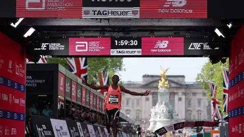 Histórico Sawe: ¡baja de las dos horas en el maratón de Londres! Histórico Sawe: ¡baja de las dos horas en el maratón de Londres!