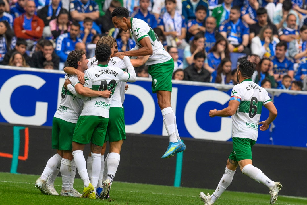El Elche da un paso hacia la permanencia El Elche da un paso hacia la permanencia