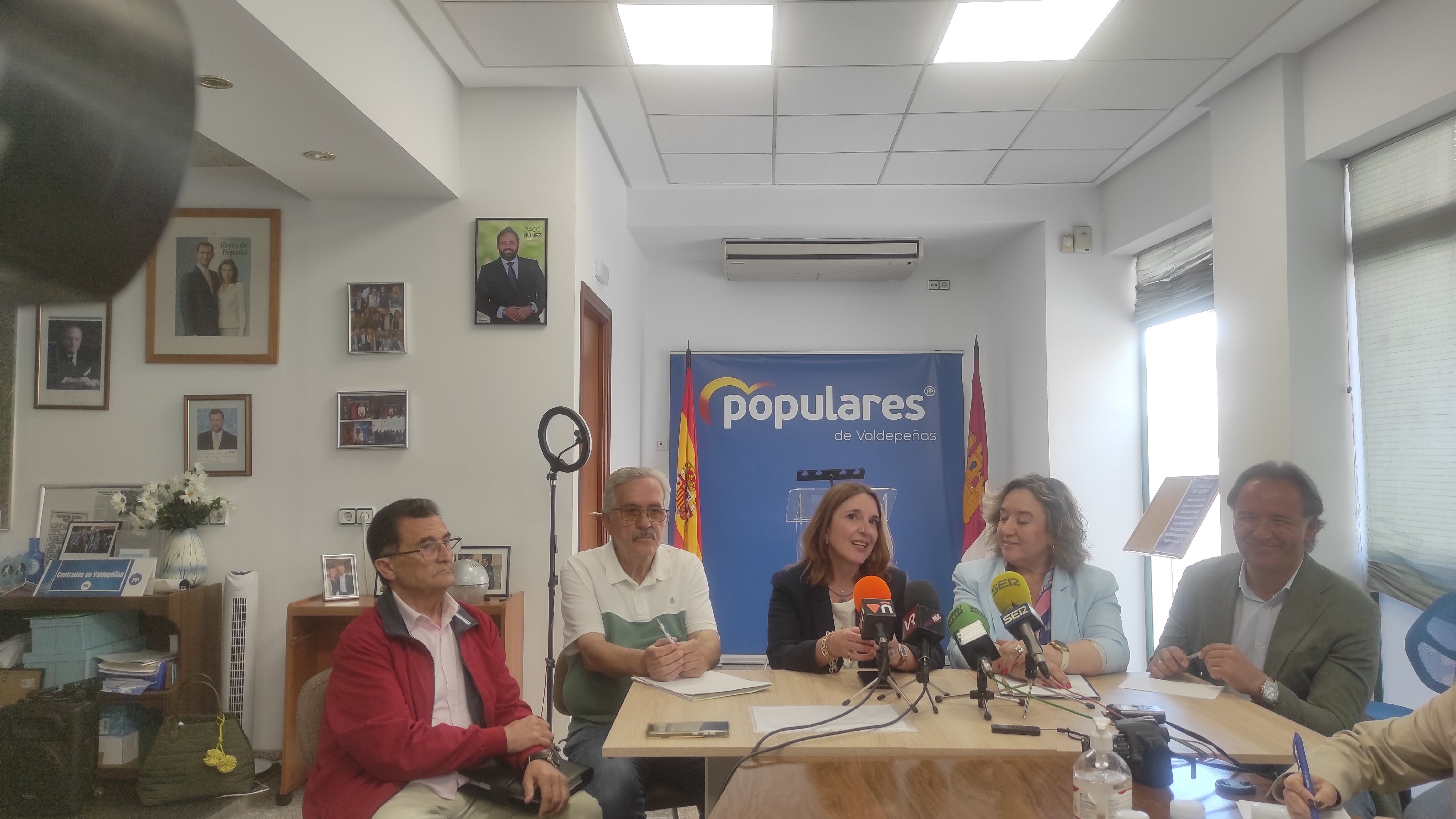 FECEVAL y Valdepeñas comercial trasladan al PP los principales problemas de pymes y autónomos FECEVAL y Valdepeñas comercial trasladan al PP los principales problemas de pymes y autónomos