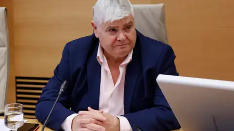 El exresponsable del Consorcio Provincial de Bomberos, José Miguel Basset, comparece ante la Comisión del Congreso sobre la dana. El exresponsable del Consorcio Provincial de Bomberos, José Miguel Basset, comparece ante la Comisión del Congreso sobre la dana.