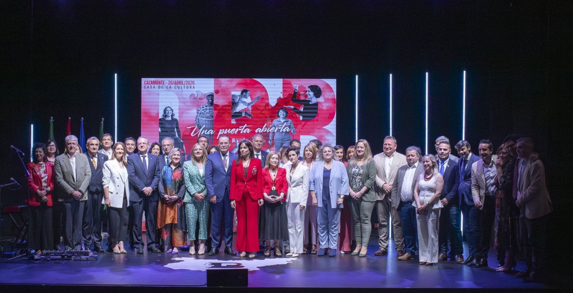 La Diputación de Badajoz entrega las Medallas de Oro de la Provincia a Aoex, a 'La Condesa' y a Cajalmendralejo La Diputación de Badajoz entrega las Medallas de Oro de la Provincia a Aoex, a 'La Condesa' y a Cajalmendralejo