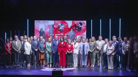 La Diputación de Badajoz entrega las Medallas de Oro de la Provincia a Aoex, a 'La Condesa' y a Cajalmendralejo La Diputación de Badajoz entrega las Medallas de Oro de la Provincia a Aoex, a 'La Condesa' y a Cajalmendralejo