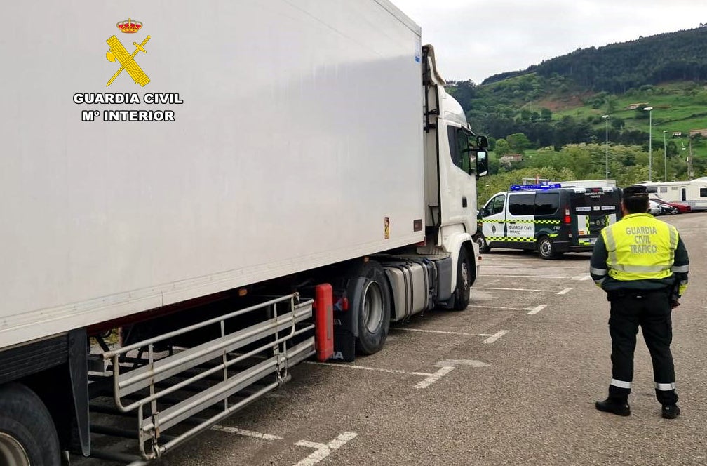 Investigado el conductor de un camión de gran tonelaje que dio positivo en cocaína circulando a 138 km/h Investigado el conductor de un camión de gran tonelaje que dio positivo en cocaína circulando a 138 km/h