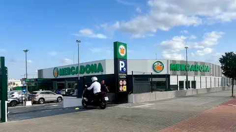 Mercadona abre su nuevo modelo de ‘tienda 9’ en Sevilla con más espacio para frescos Mercadona abre su nuevo modelo de ‘tienda 9’ en Sevilla con más espacio para frescos