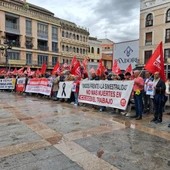 Concentración de UGT y CCOO en Ciudad Real Concentración de UGT y CCOO en Ciudad Real