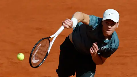 Sinner no falla y ya espera a Jódar en cuartos de final Sinner no falla y ya espera a Jódar en cuartos de final