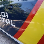 Un coche patrulla de la policia nacional Un coche patrulla de la policia nacional