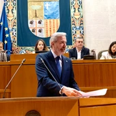 Azcón durante la apertura del pleno de investidura en la Aljafería Azcón durante la apertura del pleno de investidura en la Aljafería