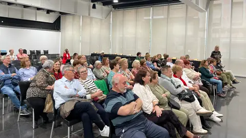 Elche celebra ‘Saberes y Sabores’ para poner en valor la repostería tradicional de los mayores Elche celebra ‘Saberes y Sabores’ para poner en valor la repostería tradicional de los mayores