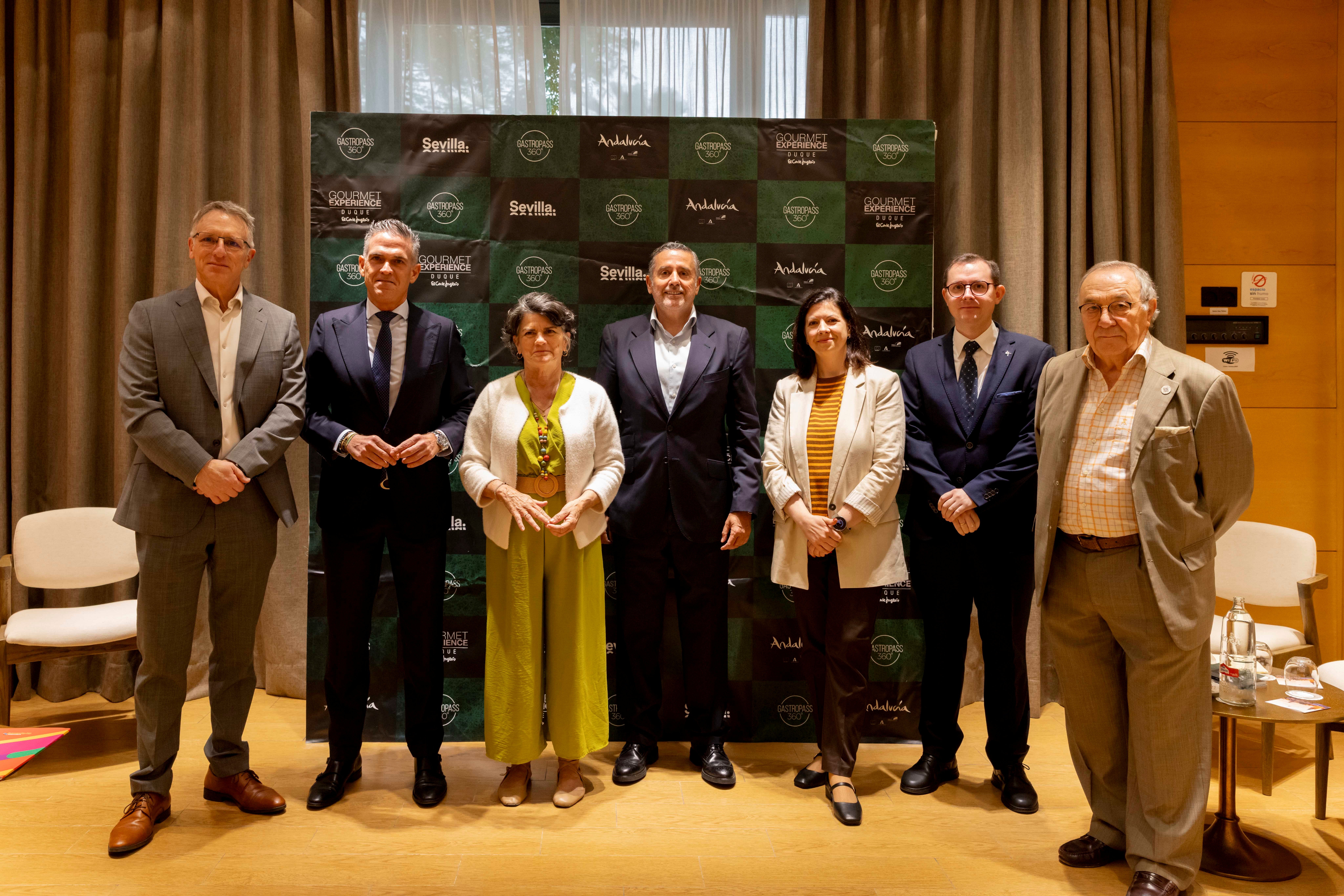 El encuentro ‘Gastropass Una Noche Más’ aborda cómo aumentar las pernoctaciones en Sevilla y su provincia El encuentro ‘Gastropass Una Noche Más’ aborda cómo aumentar las pernoctaciones en Sevilla y su provincia