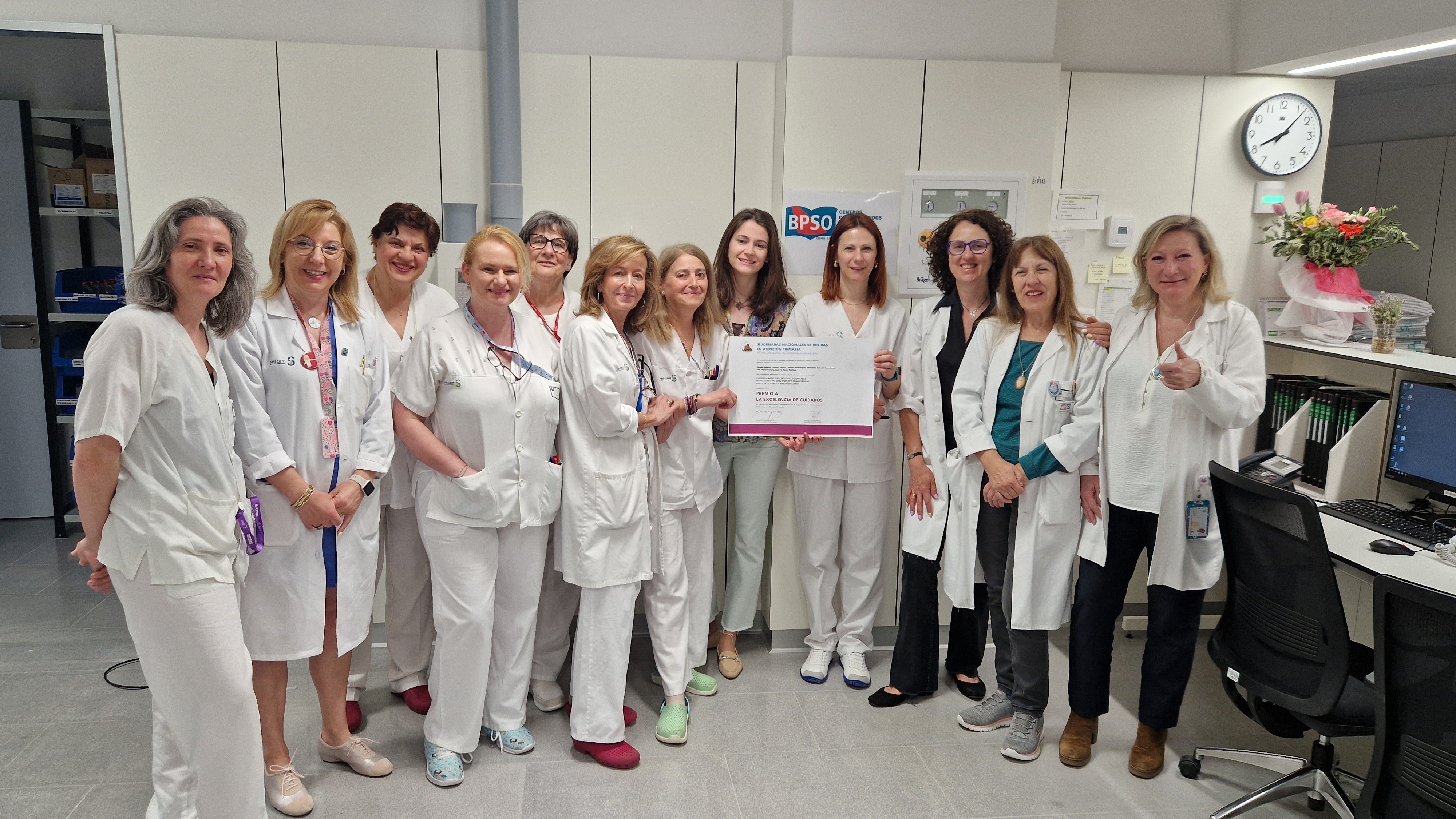 Enfermeras de Cuenca reciben un premio nacional por la excelencia en el cuidado humanizado de personas ostomizadas Enfermeras de Cuenca reciben un premio nacional por la excelencia en el cuidado humanizado de personas ostomizadas