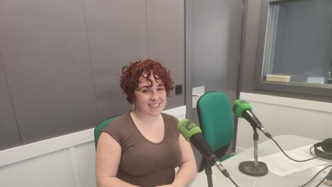 Marta F. Silveiro en los estudios de Onda Cero