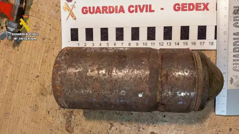 Localizado un proyectil dentro de una vivienda en Villamuriel de Cerrato .