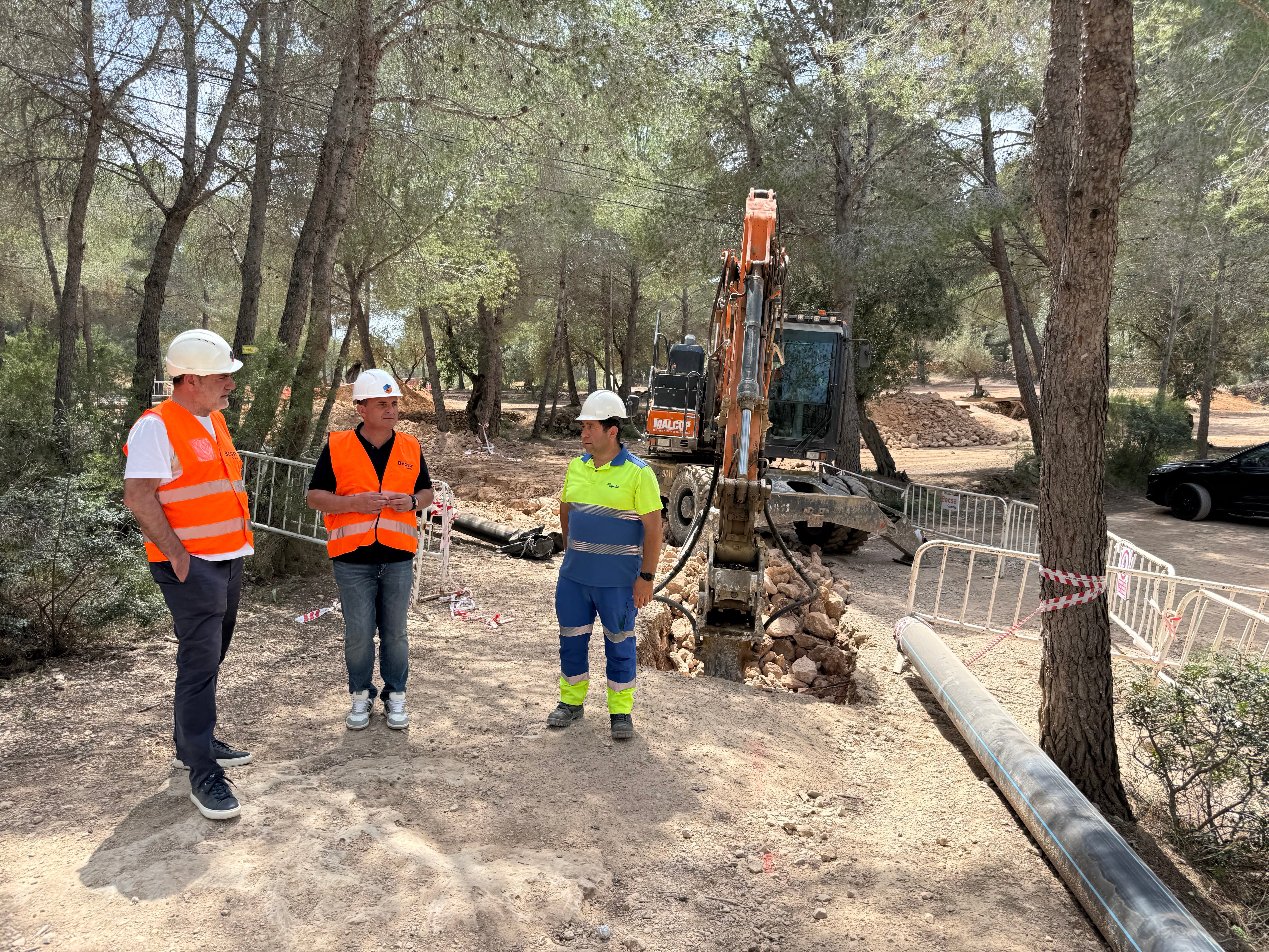 La Nucía renueva la red de agua en el Tossal para mejorar la presión y el suministro en urbanizaciones La Nucía renueva la red de agua en el Tossal para mejorar la presión y el suministro en urbanizaciones