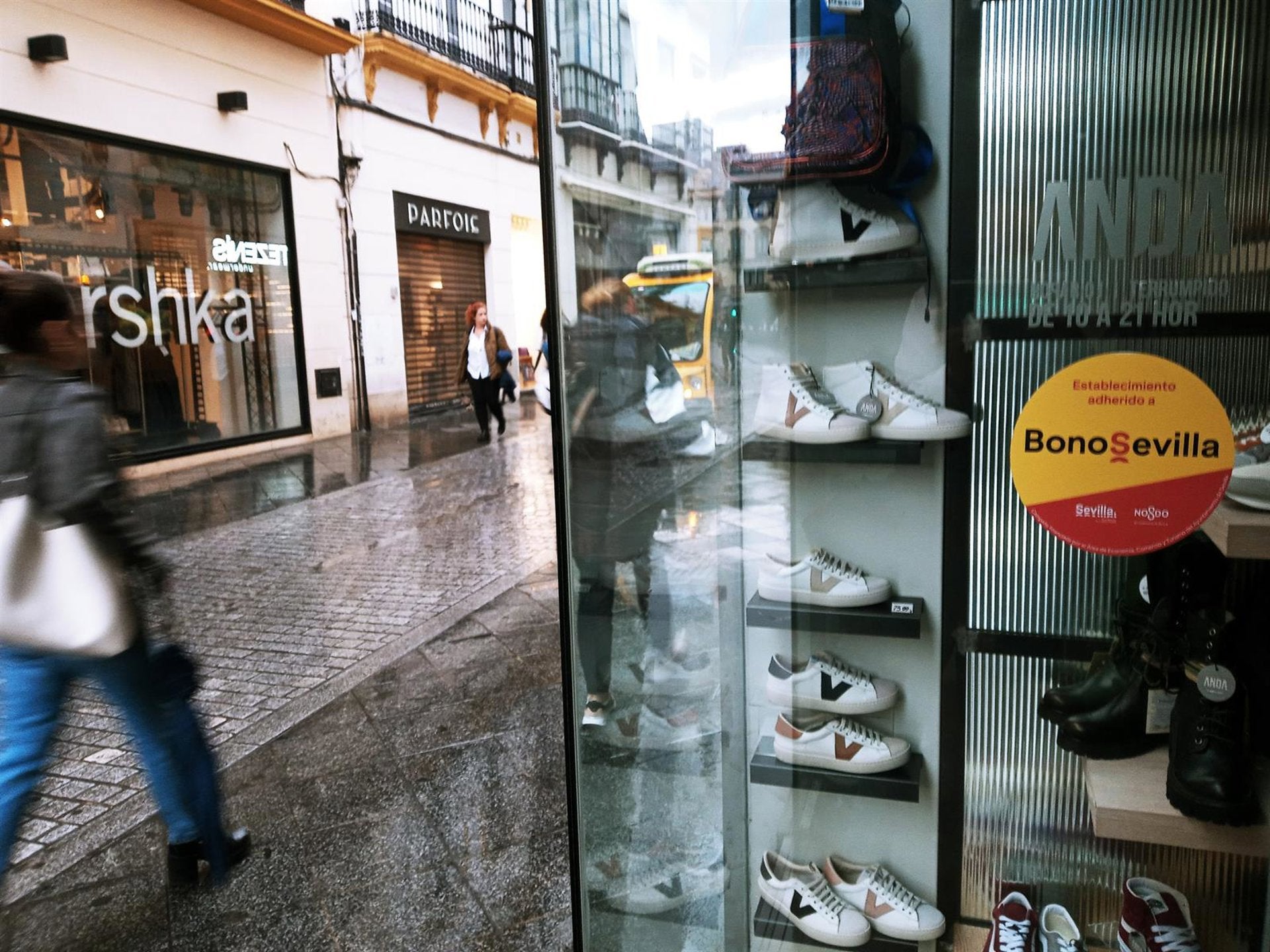 Las campañas del BonoSevilla se iniciarán en junio y diciembre, con un impacto de más de 2,8 millones en ventas Las campañas del BonoSevilla se iniciarán en junio y diciembre, con un impacto de más de 2,8 millones en ventas