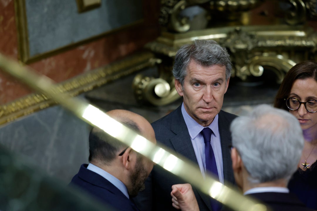 Feijóo ataca al Gobierno el 1 de mayo: "El trabajo ha de servir para vivir no sólo pagar" Feijóo ataca al Gobierno el 1 de mayo: "El trabajo ha de servir para vivir no sólo pagar"