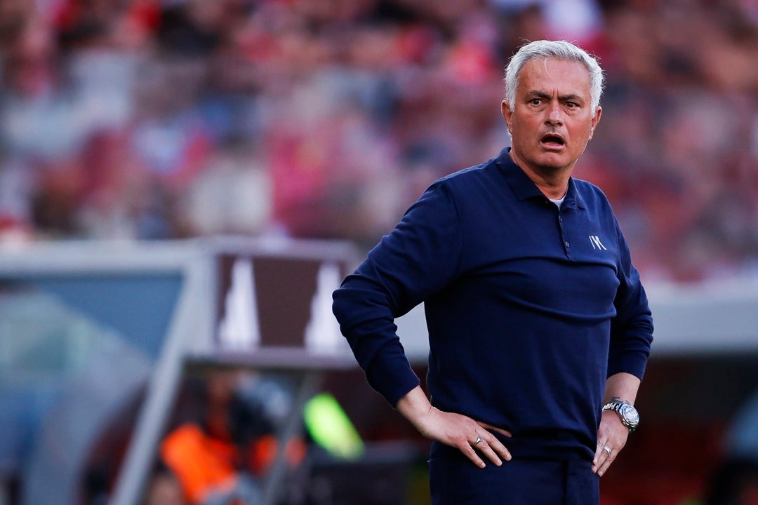 Mourinho: "Nadie del Real Madrid ha hablado conmigo" Mourinho: "Nadie del Real Madrid ha hablado conmigo"