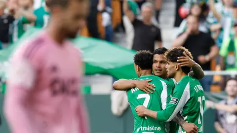 Cucho Hernández, Antony y Abde celebran uno de los goles verdiblancos. Cucho Hernández, Antony y Abde celebran uno de los goles verdiblancos.