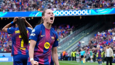 La jugadora del Barcelona F Ewa Pajor celebra su gol contra el Bayern