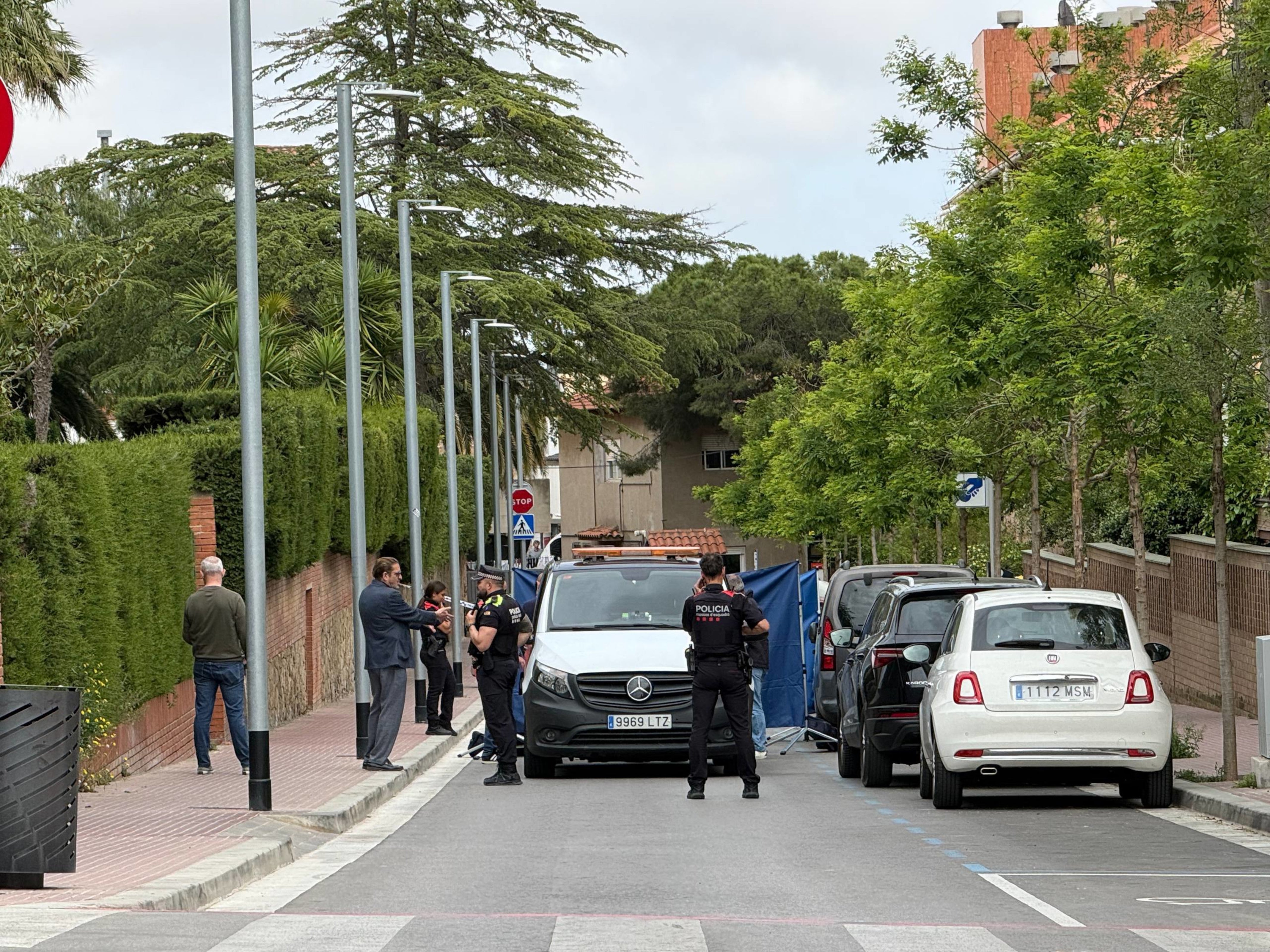 Internament per al menor implicat en una mort al Raval i dos dies de dol a Esplugues per un crim al carrer Internament per al menor implicat en una mort al Raval i dos dies de dol a Esplugues per un crim al carrer