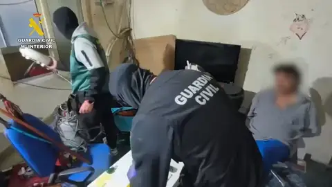 En libertad los 7 detenidos por drogar y retener para robar a un vecino en Roquetas de Mar En libertad los 7 detenidos por drogar y retener para robar a un vecino en Roquetas de Mar