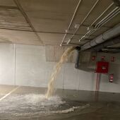 El agua volvió a inundar el garaje de la Urbanización Casanate