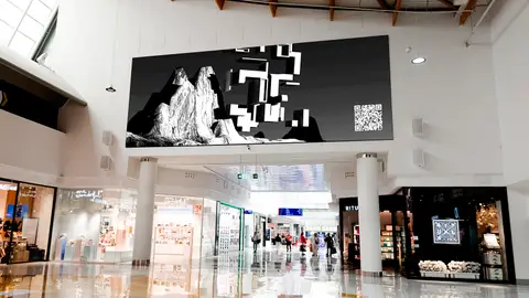Pantalla gigante del centro comercial L´ALjub Pantalla gigante del centro comercial L´ALjub