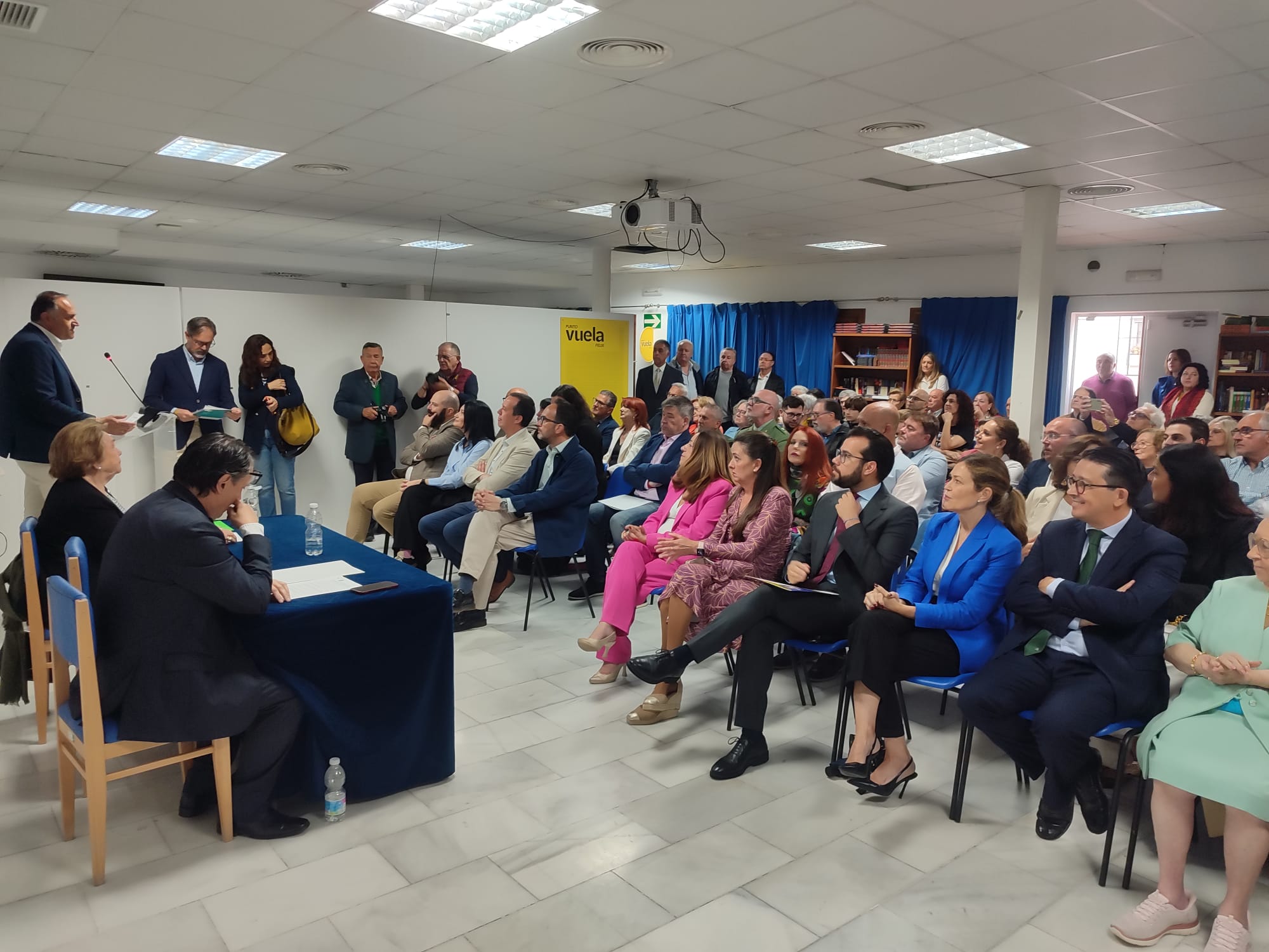 Paco Moncada, historia y alma de la radio en Almería Paco Moncada, historia y alma de la radio en Almería