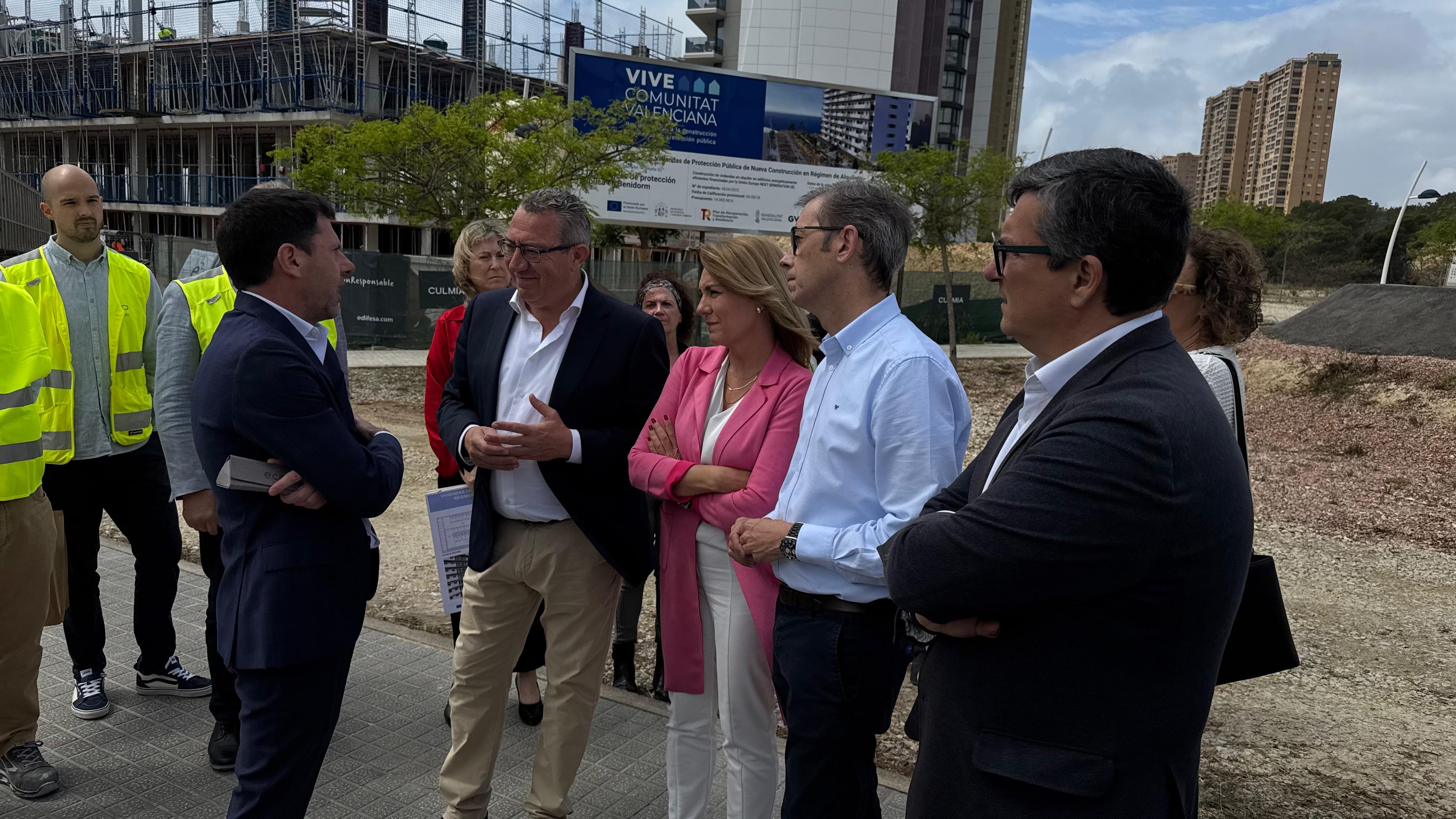 Benidorm contará en 2017 con 117 viviendas públicas y reservará casi la mitad para jóvenes y familias monoparentales Benidorm contará en 2017 con 117 viviendas públicas y reservará casi la mitad para jóvenes y familias monoparentales