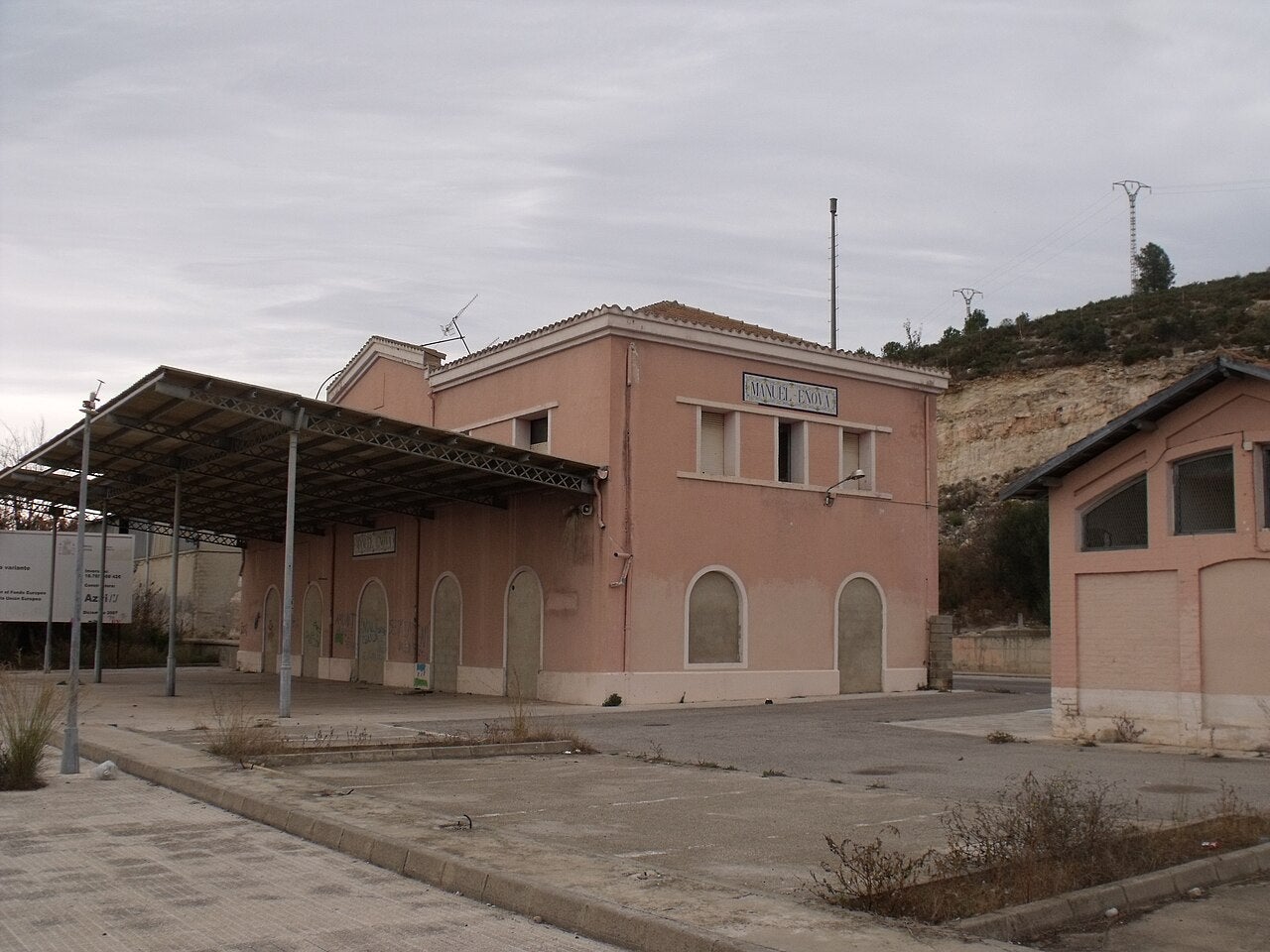 Manuel recibe una subvención para adquirir el edificio de la antigua estación de tren episode artwork