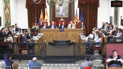 Pleno municipal del mes de abril en el Ayuntamiento de Elche. Pleno municipal del mes de abril en el Ayuntamiento de Elche.