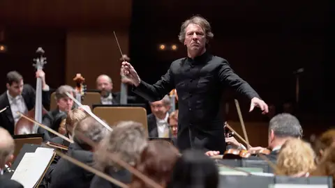 La ROSS ofrece este jueves un programa que conecta a Beethoven con Brahms dentro de un nuevo concierto de abono La ROSS ofrece este jueves un programa que conecta a Beethoven con Brahms dentro de un nuevo concierto de abono