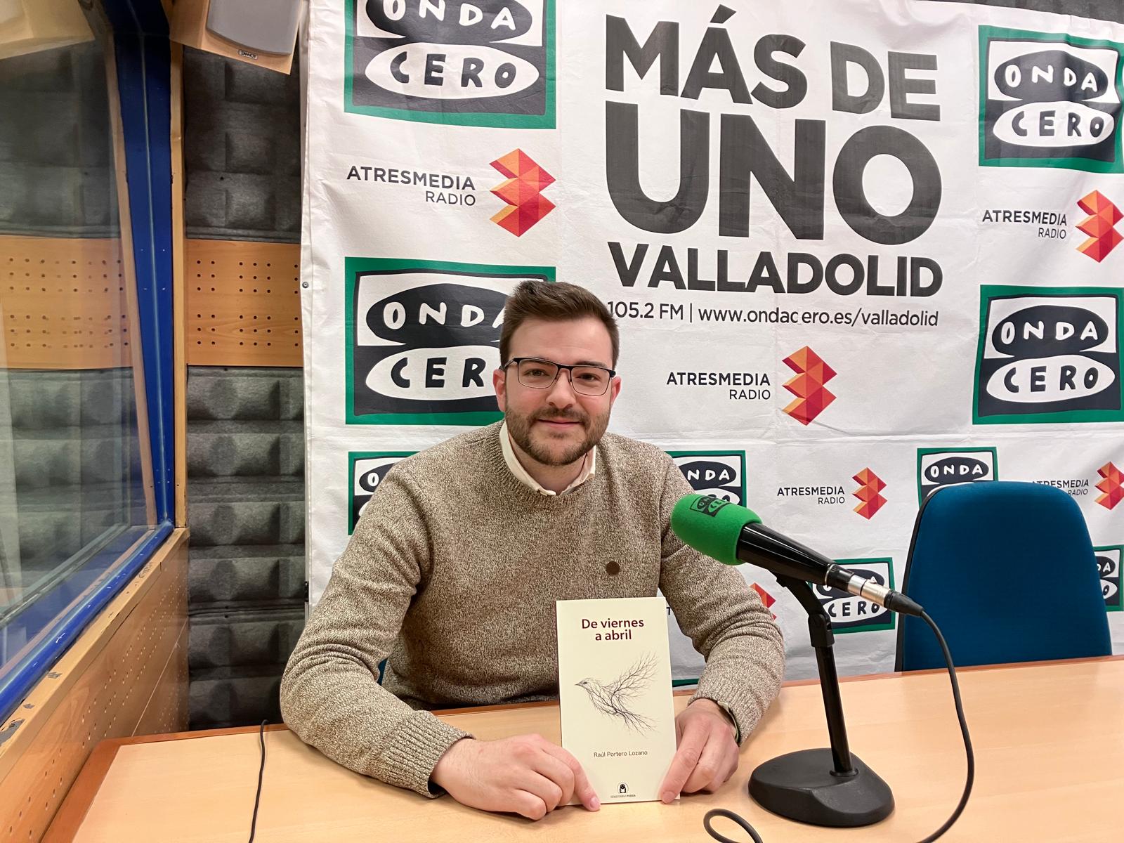 'De viernes a abril' un poemario que reflexiona sobre la marcha de los jóvenes del medio rural 'De viernes a abril' un poemario que reflexiona sobre la marcha de los jóvenes del medio rural