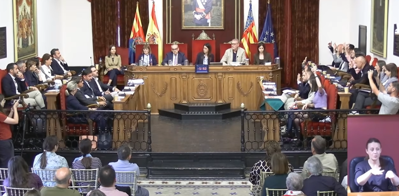 El PP vota en Elche “reafirmar” el derecho al aborto tras apoyar la petición de Vox de derogar la ley que lo regula aunque rechaza que se retire ese acuerdo El PP vota en Elche “reafirmar” el derecho al aborto tras apoyar la petición de Vox de derogar la ley que lo regula aunque rechaza que se retire ese acuerdo