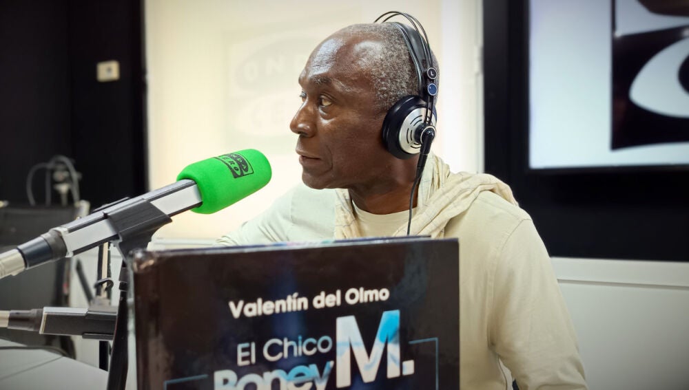 Reggie Tsiboe va ser integrant de la banda Boney M
