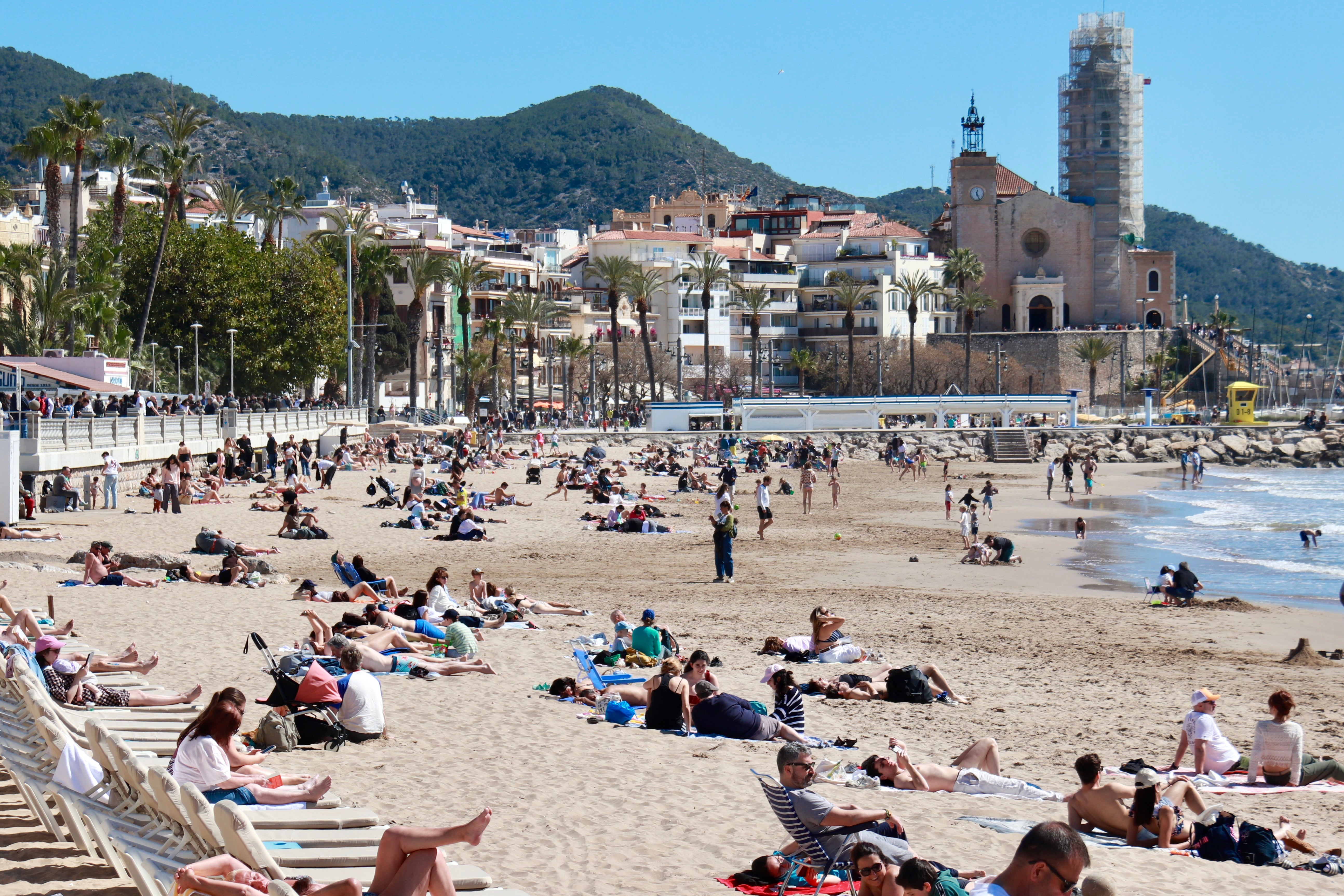 Catalunya supera el rècord històric d'ocupats amb 3'92 milions d'ocupats al mes d'abril Catalunya supera el rècord històric d'ocupats amb 3'92 milions d'ocupats al mes d'abril