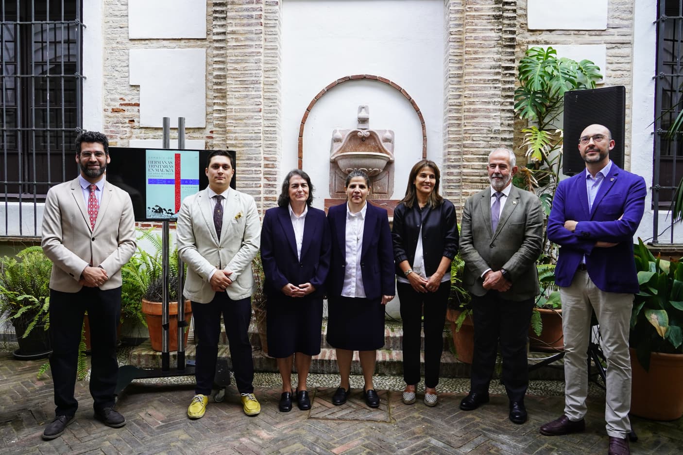 La Agrupación de Cofradías acoge una exposición sobre los bordados de las Hermanas Trinitarias en el centenario de su llegada a Málaga La Agrupación de Cofradías acoge una exposición sobre los bordados de las Hermanas Trinitarias en el centenario de su llegada a Málaga