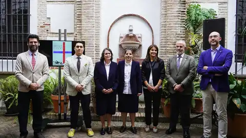 La Agrupación de Cofradías acoge una exposición sobre los bordados de las Hermanas Trinitarias en el centenario de su llegada a Málaga La Agrupación de Cofradías acoge una exposición sobre los bordados de las Hermanas Trinitarias en el centenario de su llegada a Málaga