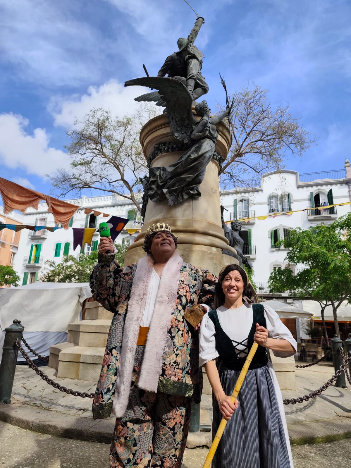 Onda Cero se cuela en la gincana solidaria para estudiantes de Ibiza que ha abierto el Eivissa Medieval 2026 Onda Cero se cuela en la gincana solidaria para estudiantes de Ibiza que ha abierto el Eivissa Medieval 2026