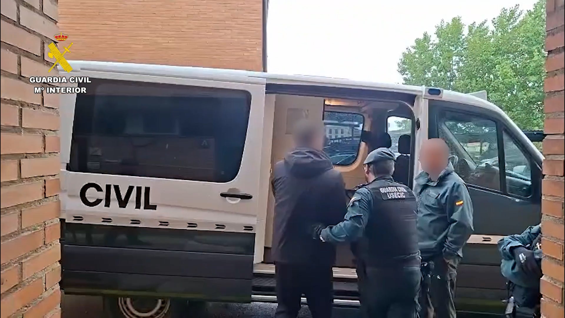 La Guardia Civil desarticula un grupo que asaltó varias viviendas en la provincia de Alicante y en otras zonas del territorio nacional La Guardia Civil desarticula un grupo que asaltó varias viviendas en la provincia de Alicante y en otras zonas del territorio nacional