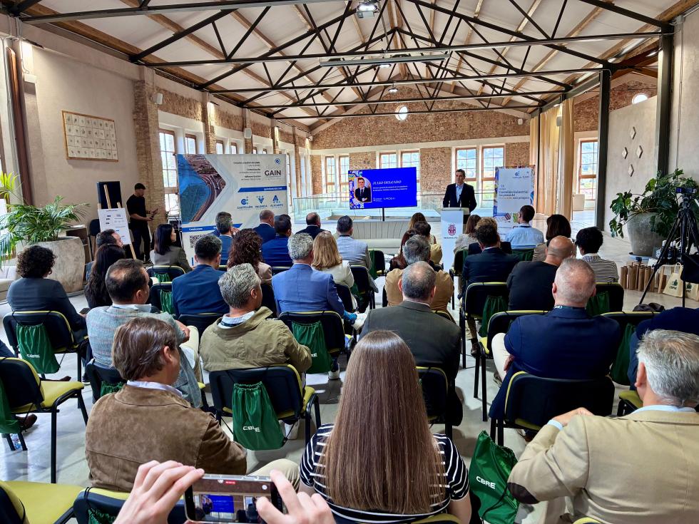 La Generalitat impulsa la modernización de la industria en Castellón con 16 millones para 62 áreas empresariales La Generalitat impulsa la modernización de la industria en Castellón con 16 millones para 62 áreas empresariales