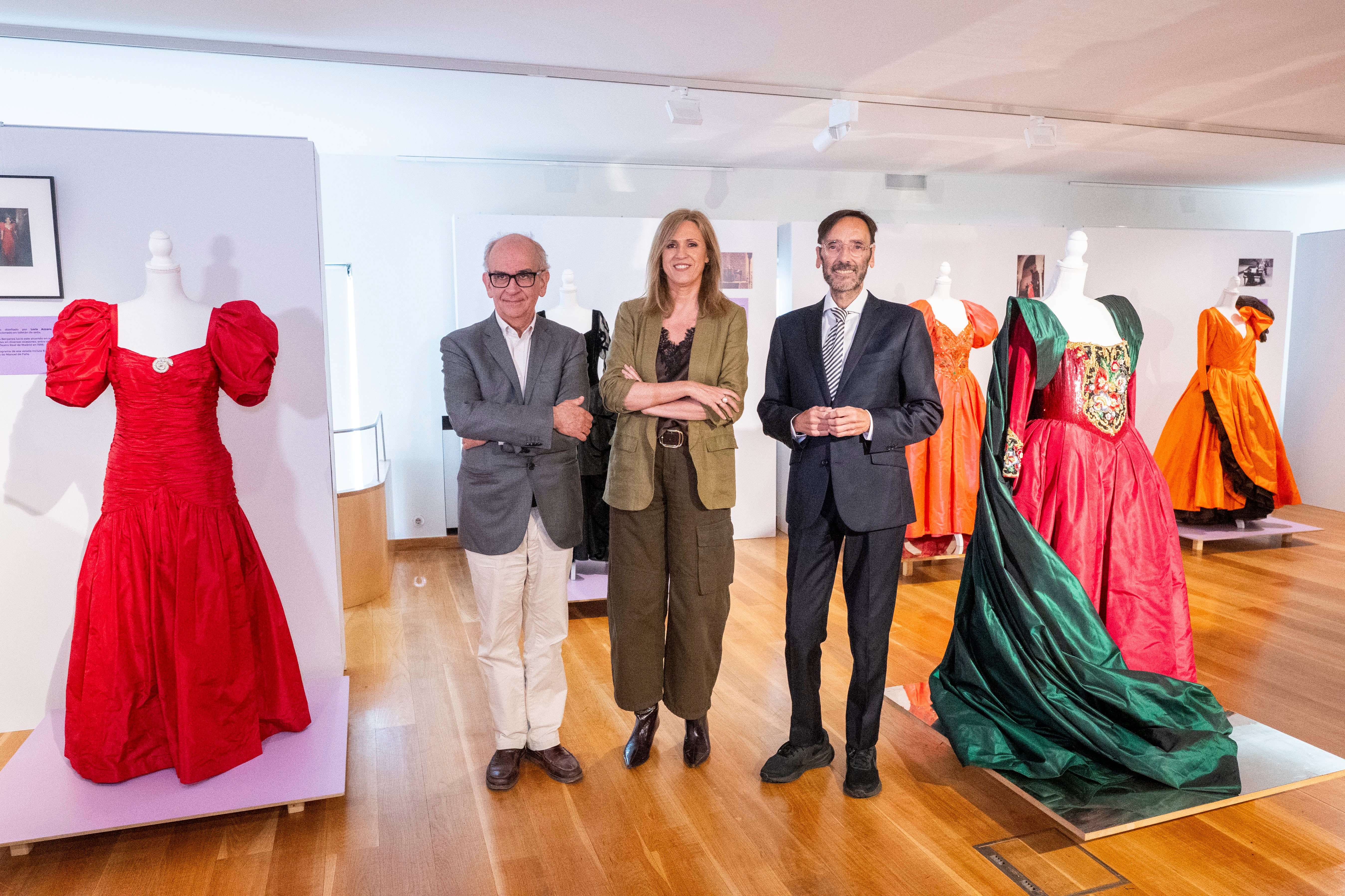 El vestuario de Teresa Berganza se expone en Granada: 20 vestidos de alta costura en la Sala Zaida El vestuario de Teresa Berganza se expone en Granada: 20 vestidos de alta costura en la Sala Zaida