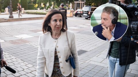 Alsina critica que Robles hable de voluntariedad en la cuarentena de los españoles del buque del hantavirus: "Pues has perdido el control del brote" Alsina critica que Robles hable de voluntariedad en la cuarentena de los españoles del buque del hantavirus: "Pues has perdido el control del brote"