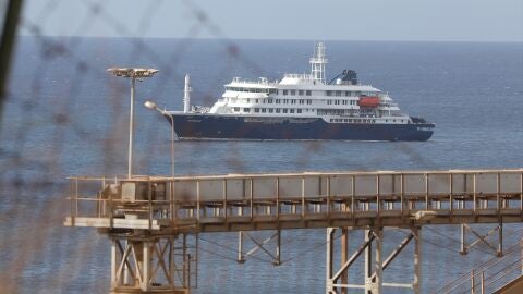 Muchas dudas en los protocolos que seguir&aacute;n el resto pa&iacute;ses al recibir a los pasajeros del MV Hondius
