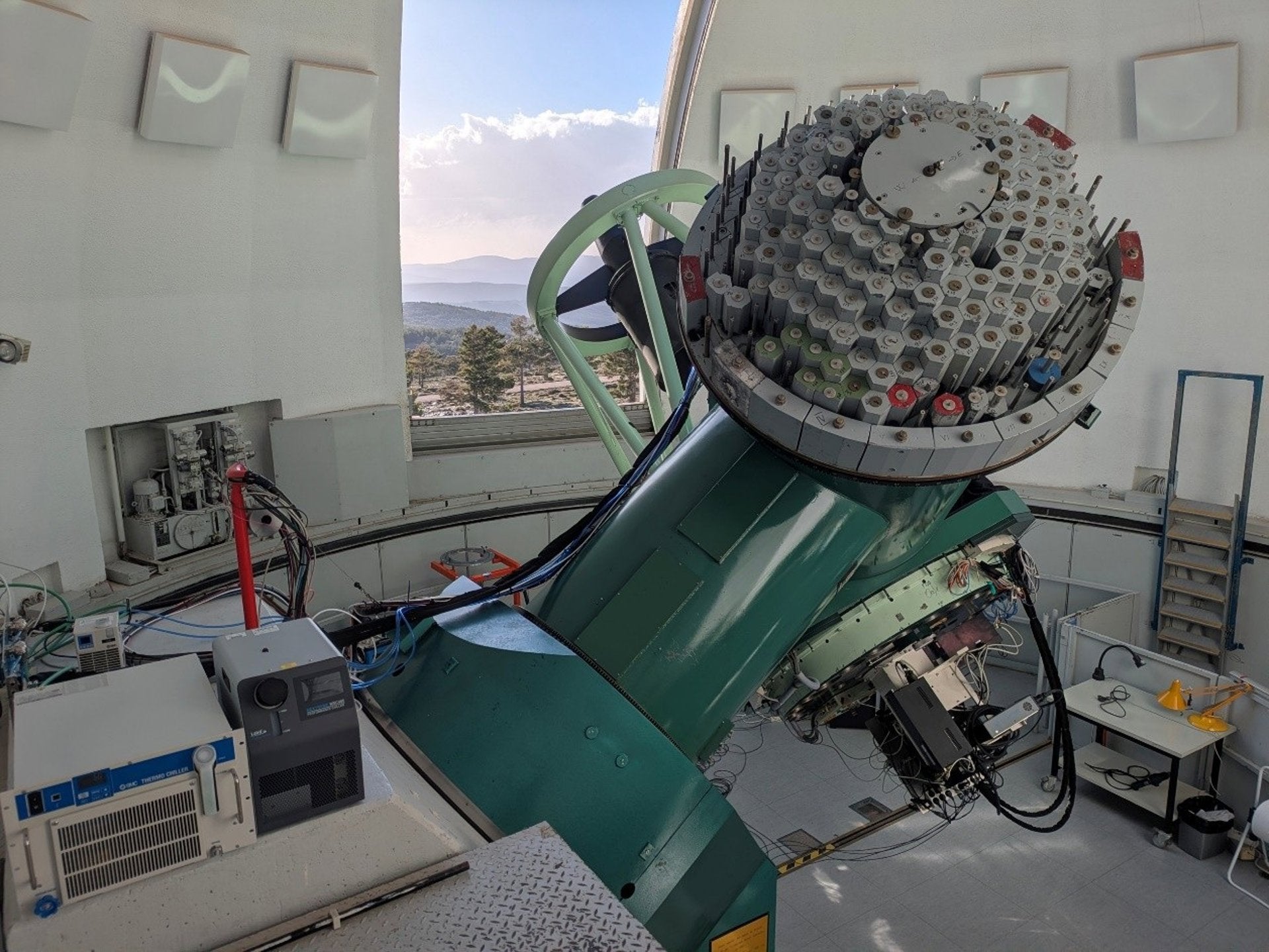 Calar Alto moderniza su telescopio de 1,23 metros con una cámara de última generación Calar Alto moderniza su telescopio de 1,23 metros con una cámara de última generación
