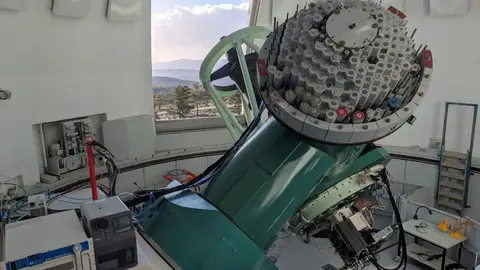 Cámara Cosmos-6k instalada en el foco del telescopio de 1,23 metros de Calar Alto, en Gérgal (Almería). Cámara Cosmos-6k instalada en el foco del telescopio de 1,23 metros de Calar Alto, en Gérgal (Almería).