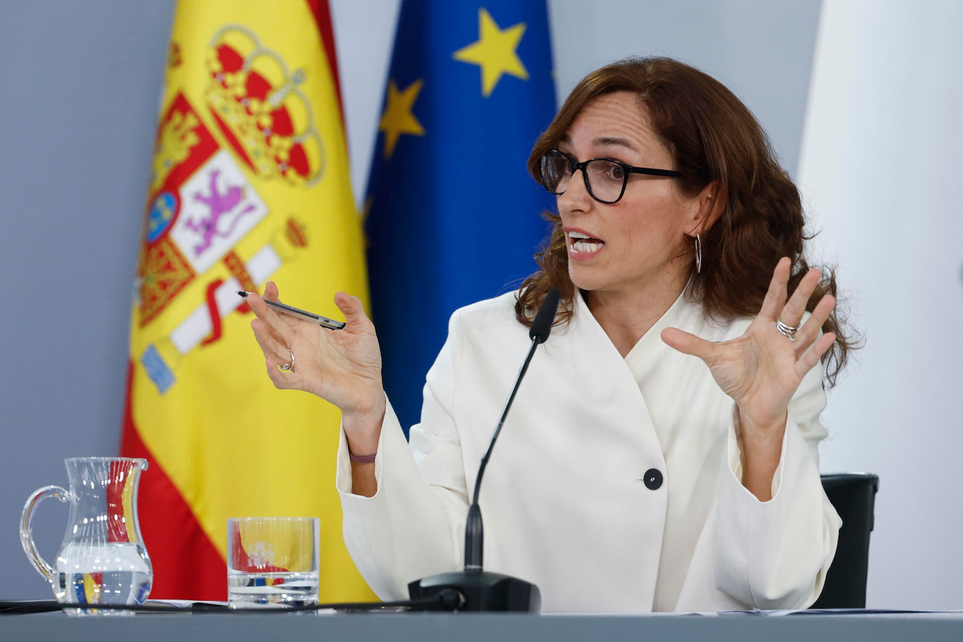 VOTA ¿Cree que el Gobierno está coordinado en la gestión de la crisis del barco con hantavirus? VOTA ¿Cree que el Gobierno está coordinado en la gestión de la crisis del barco con hantavirus?